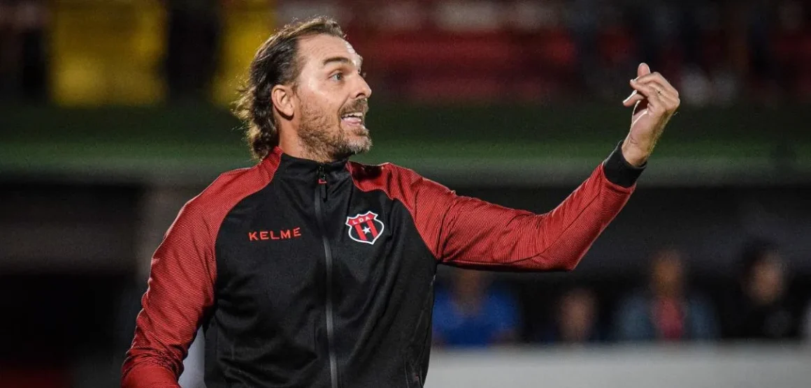¿Se mantendrá Andrés Carevic en el Alajuelense?