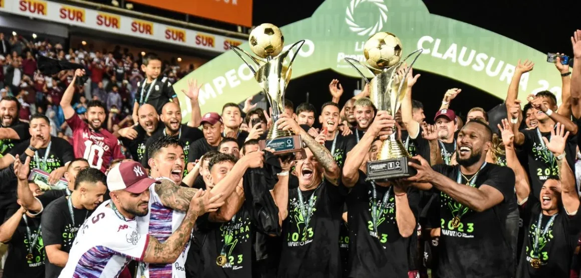 Saprissa arrasó con los Premios UNAFUT
