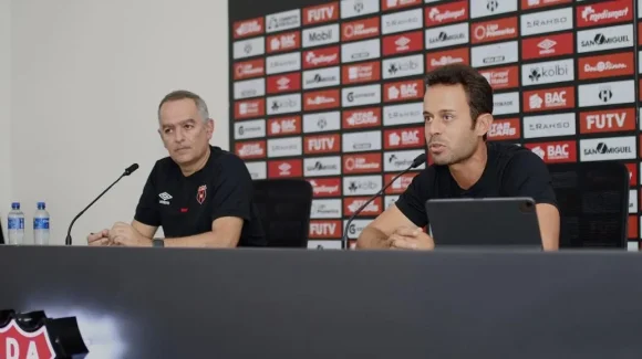 Javier Santamaría fue presentado como Director Deportivo de Alajuelense
