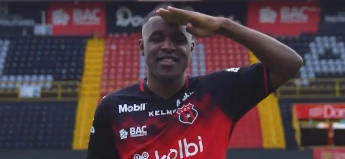 ¡Se acabó el drama! Joel Campbell jugará en Alajuelense