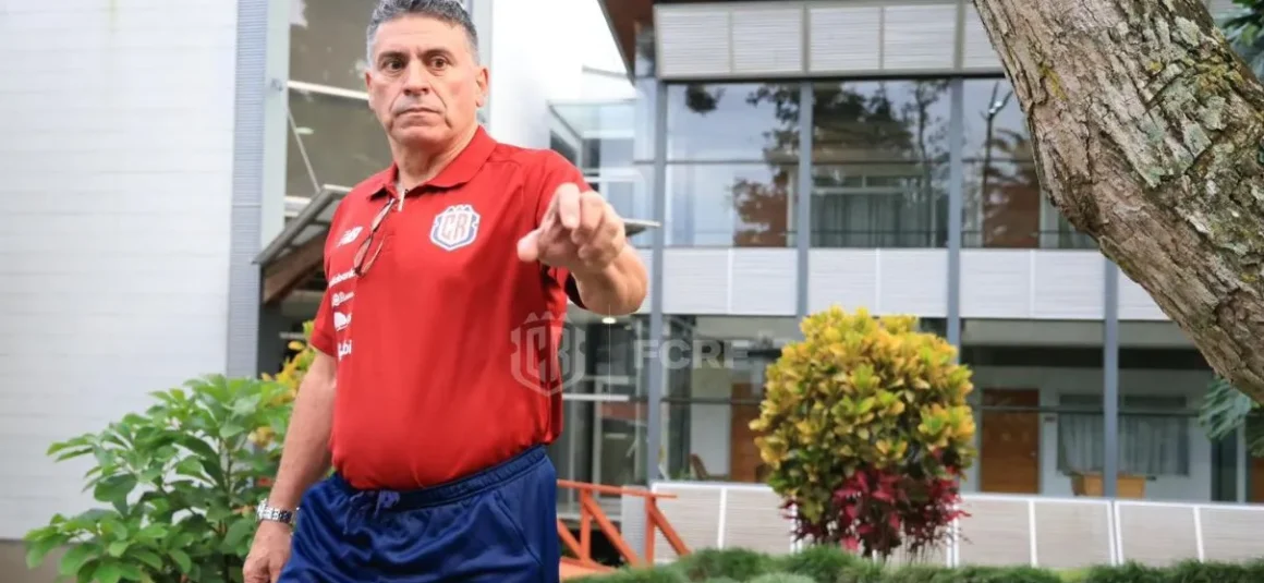 Luis Fernando Suárez aseguró que la presión y las críticas son pan de cada día