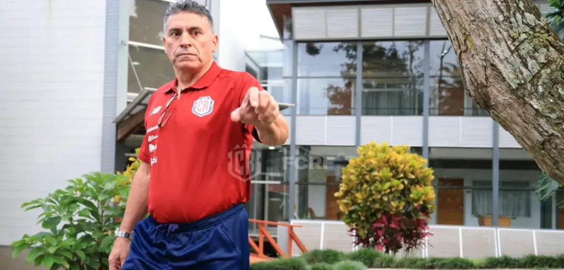 Luis Fernando Suárez aseguró que la presión y las críticas son pan de cada día