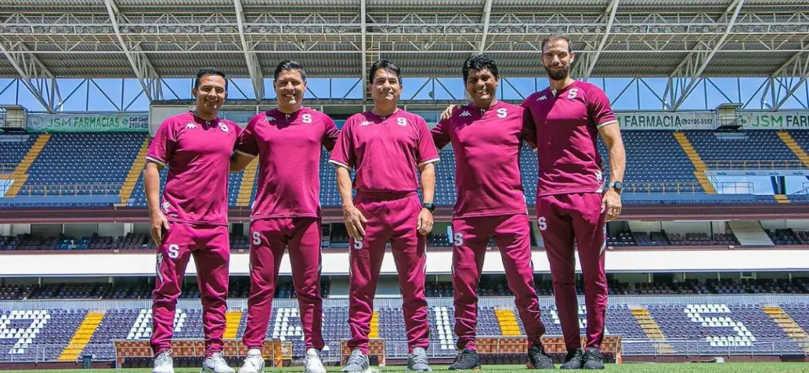 ¡Se queda! Vladimir Quesada se mantendrá en el banquillo morado ¡Se queda! Vladimir Quesada se mantendrá en el banquillo morado