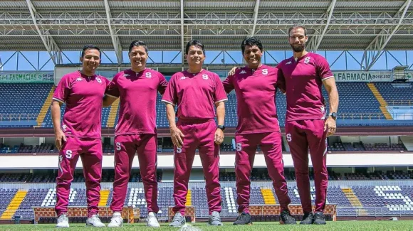 ¡Se queda! Vladimir Quesada se mantendrá en el banquillo morado