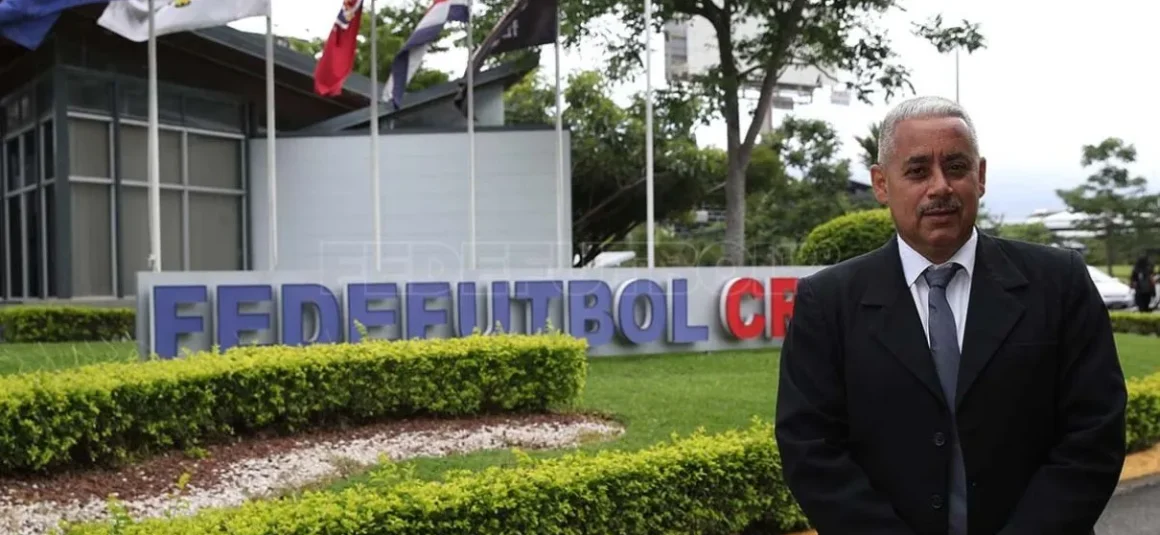 Campeonatos de fútbol nacional podrían comenzar sin Comisión Arbitral definida Campeonatos de fútbol nacional podrían comenzar sin Comisión Arbitral definida