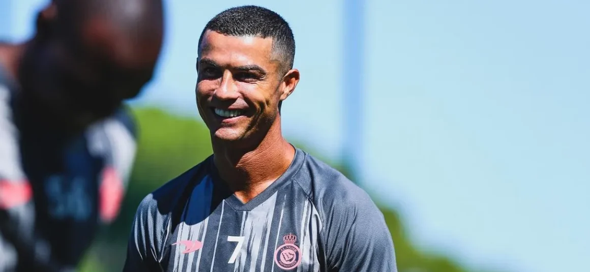 Cristiano Ronaldo rompió el récord al convertirse en el atleta mejor pagado del mundo Cristiano Ronaldo rompió el récord al convertirse en el atleta mejor pagado del mundo