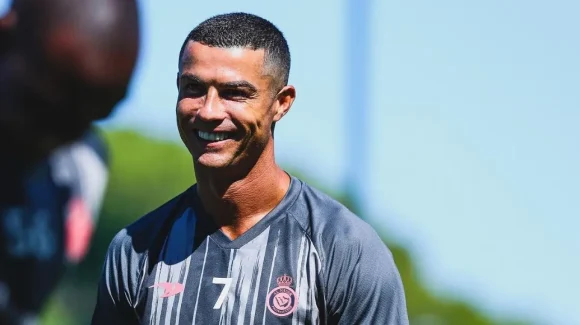 Cristiano Ronaldo rompió el récord al convertirse en el atleta mejor pagado del mundo Cristiano Ronaldo rompió el récord al convertirse en el atleta mejor pagado del mundo