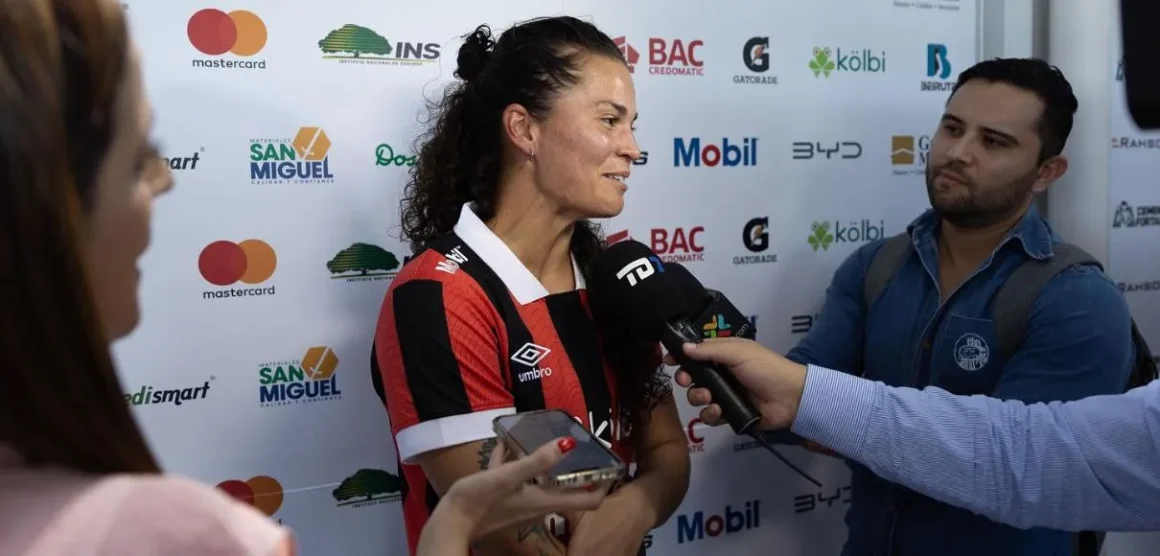 Noelia Bermúdez sobre Amelia Valverde: “No creo que me convoque, y si está yo no iría”