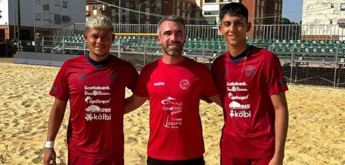 Seleccionados ticos llegarán a reforzar equipo español de fútbol palya