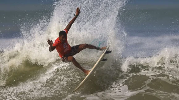 Reconocido torneo latinoamericano de surf volverá al país Reconocido torneo latinoamericano de surf volverá al país