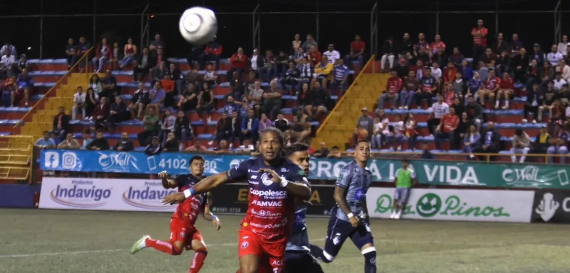 San Carlos y Cartaginés empataron por la mínima en el Carlos Ugalde