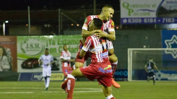 De la mano de Reimond Salas, Santos le arrebata tres puntos a Grecia
