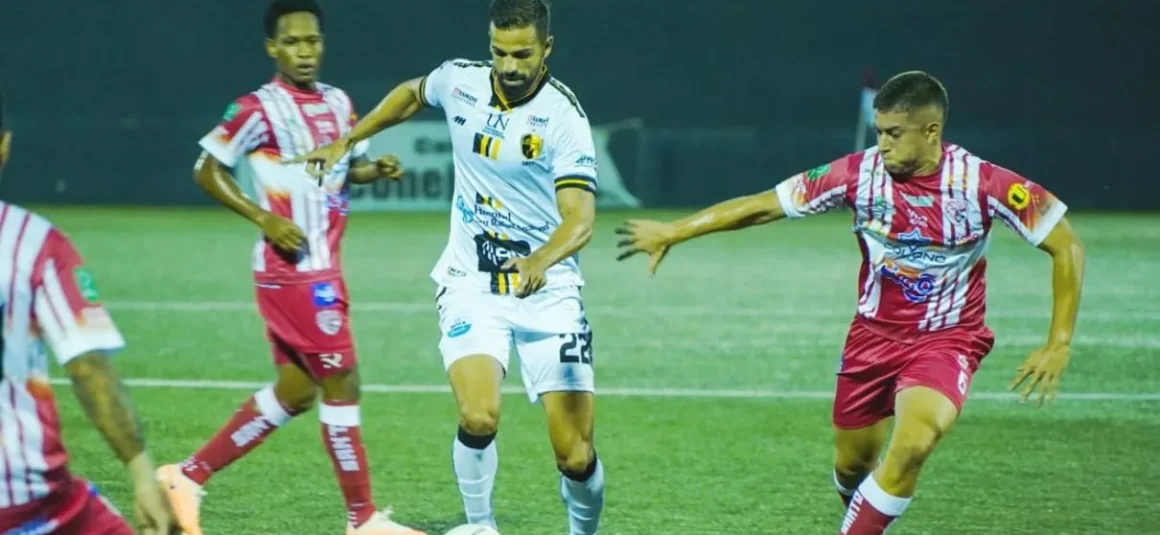 ¡Lluvia de goles en el Ebal Rodríguez! Santos y Liberia empatan 3-3