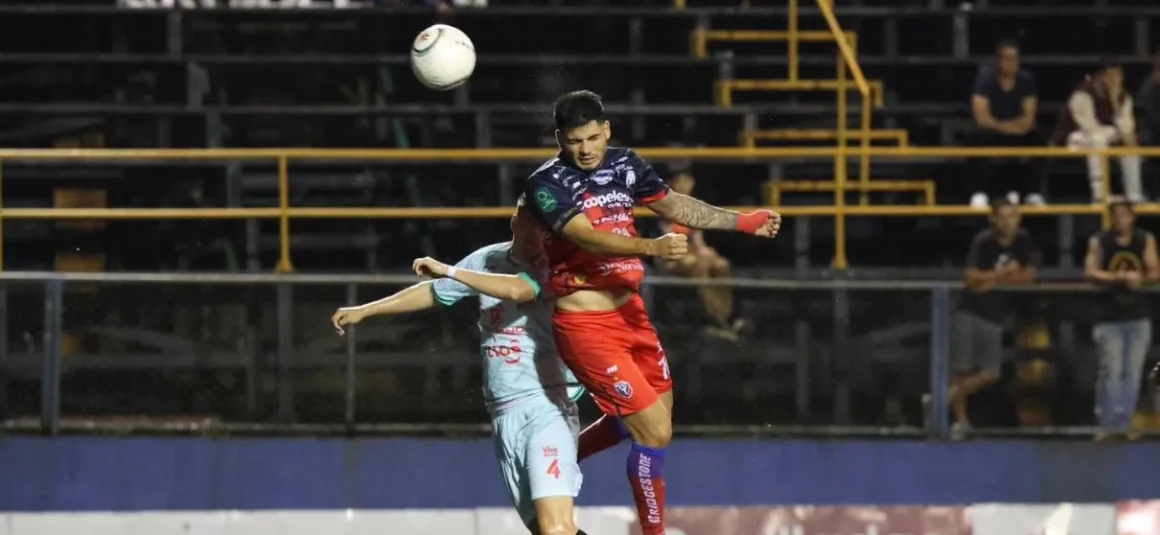 San Carlos y Santos se reparten honores en el Carlos Ugalde