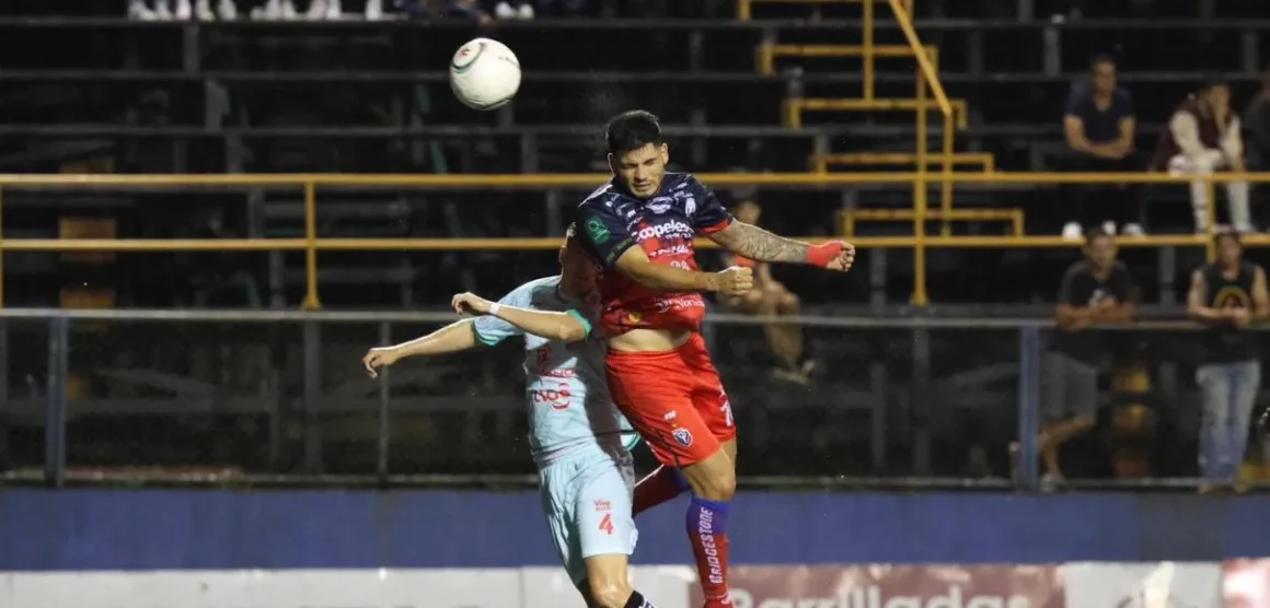 San Carlos y Santos se reparten honores en el Carlos Ugalde