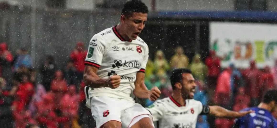 Alajuelense mantiene el invicto tras victoria ante Grecia
