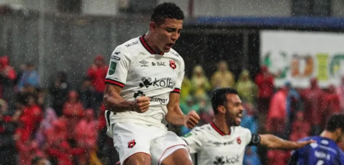 Alajuelense mantiene el invicto tras victoria ante Grecia