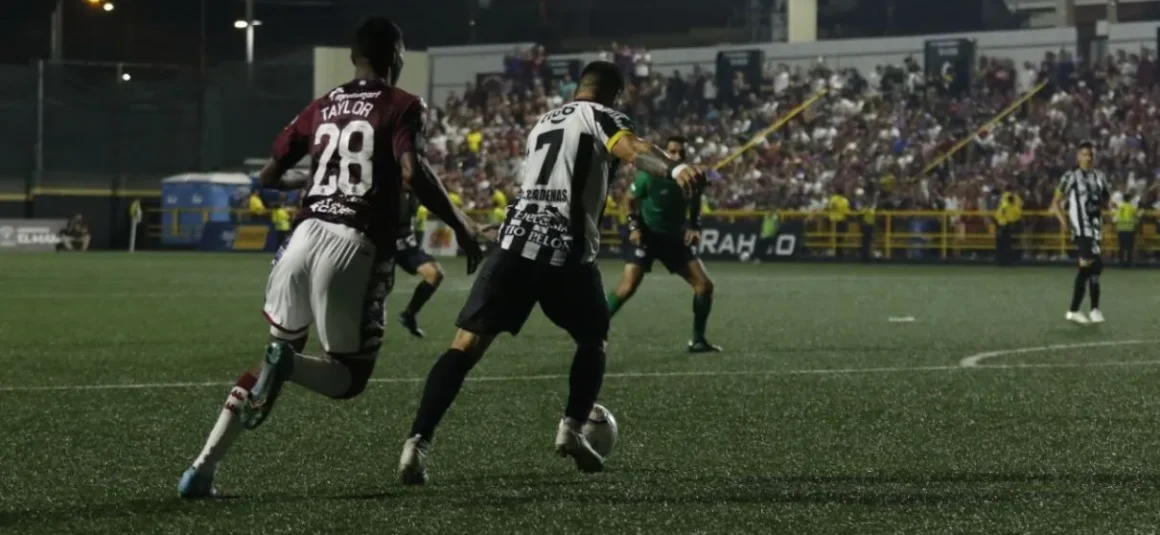 Morados se dejaron los tres puntos ante Sporting en la Saprihora