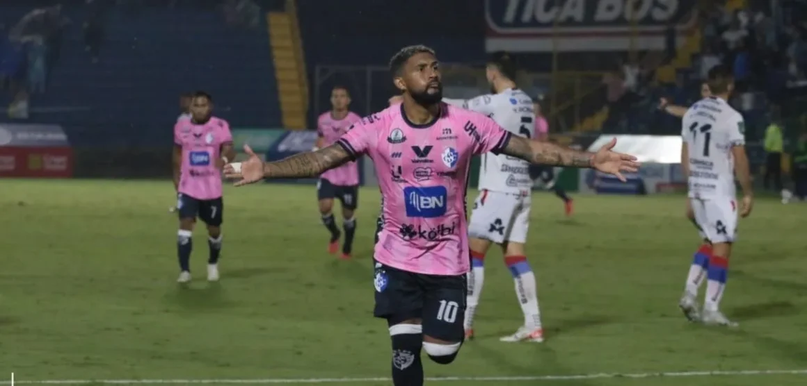 Cartaginés rescató los tres puntos sobre la hora ante San Carlos