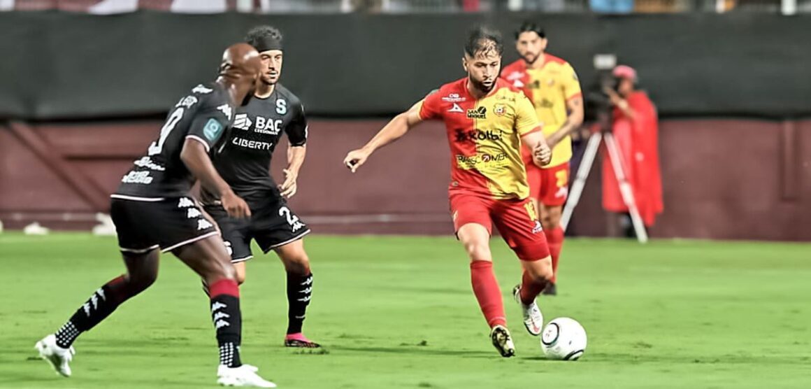 El historial en finales entre Saprissa y Herediano
