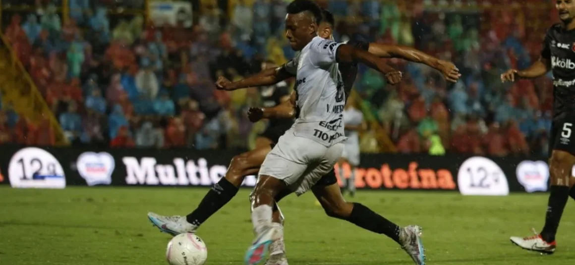 Sporting dio el golpe sobre la mesa tras victoria ante Alajuelense