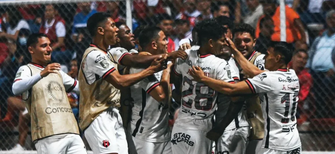 ¡Gustó y goleó! Alajuelense dio el golpe en la final de ida de Copa Centroamericana