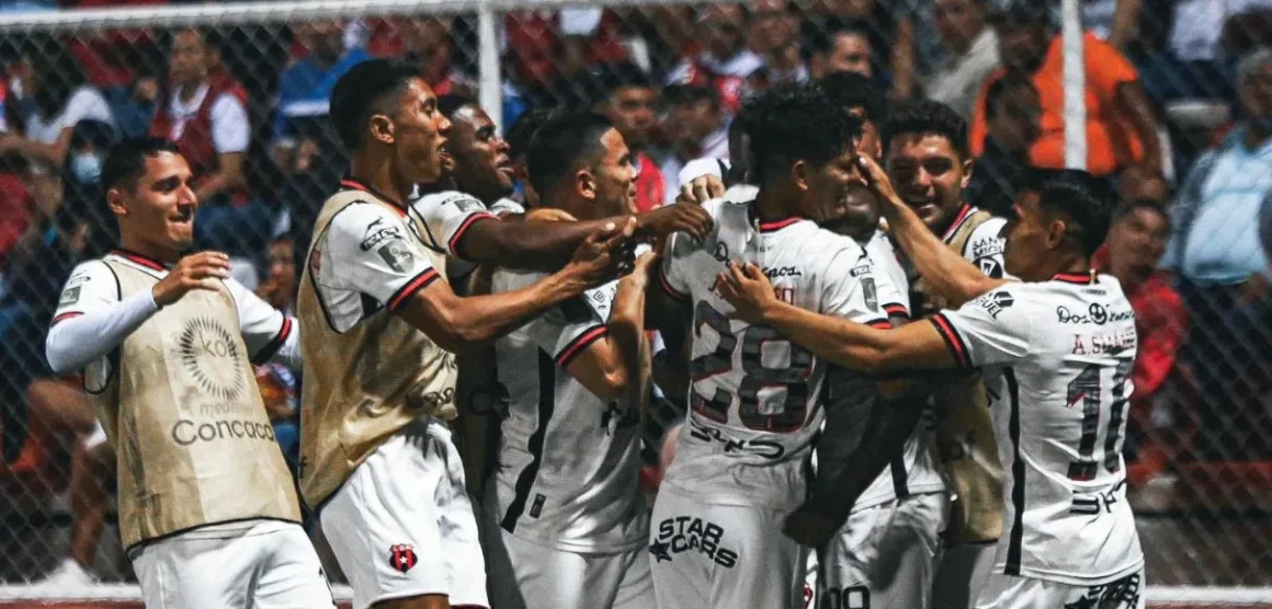 ¡Gustó y goleó! Alajuelense dio el golpe en la final de ida de Copa Centroamericana