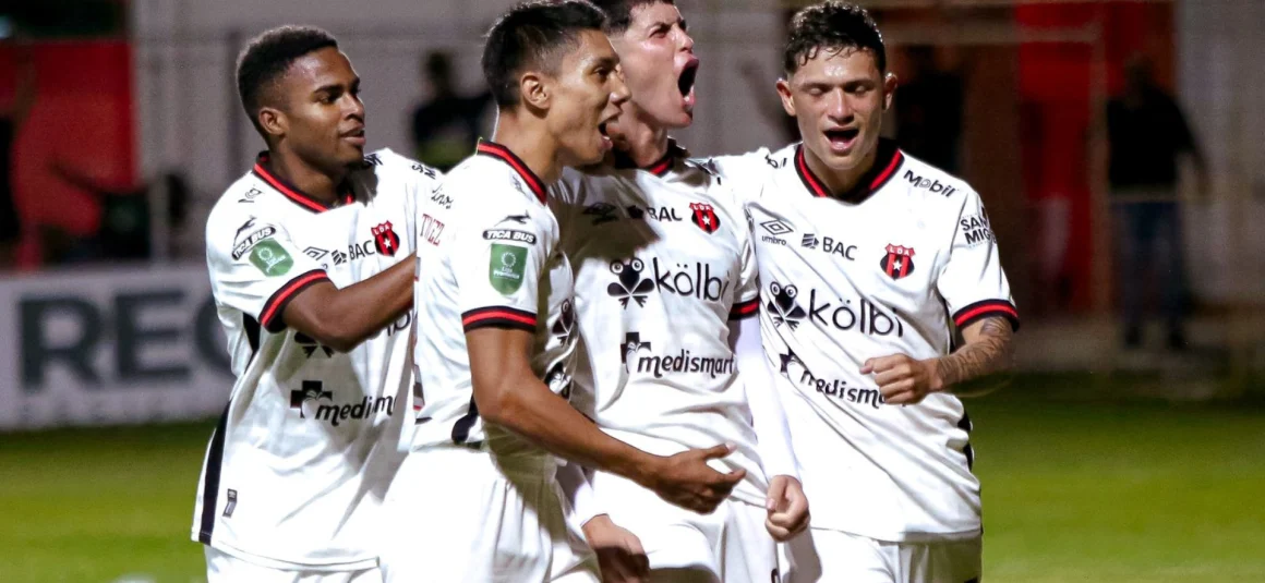 Alajuelense le dio la vuelta al marcador sobre la hora Alajuelense le dio la vuelta al marcador sobre la hora