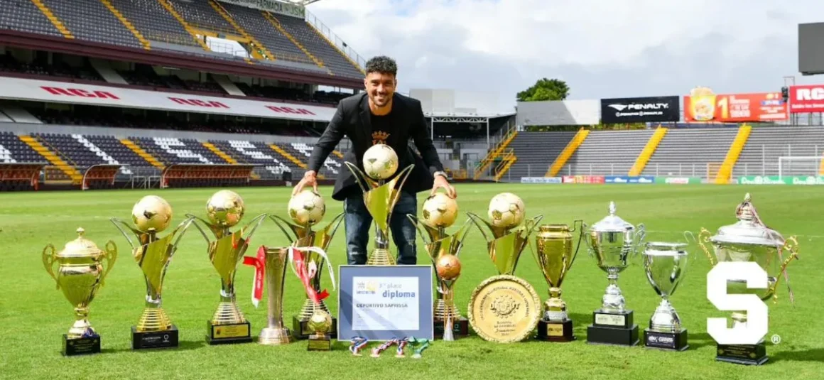 El adiós de una leyenda, Christian Bolaos se retira del fútbol
