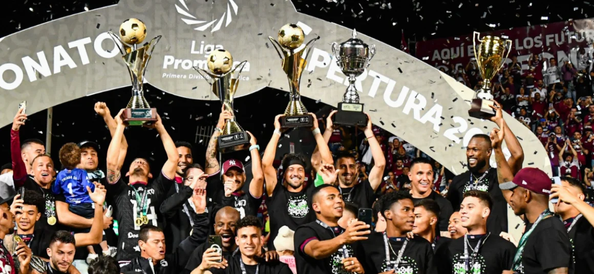 Saprissa, el primer Tricampeón en más de una década Saprissa, el primer Tricampeón en más de una década