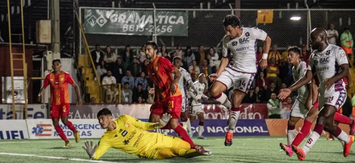 Herediano da el golpe sobre la mesa tras victoria ante Saprissa Herediano da el golpe sobre la mesa tras victoria ante Saprissa