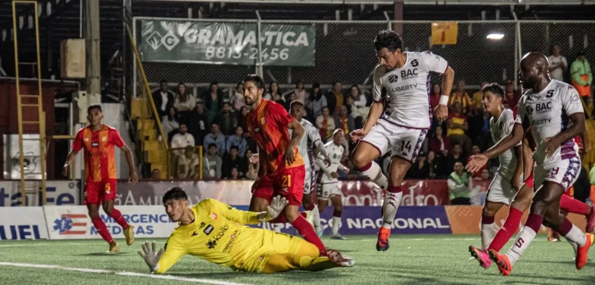 Herediano da el golpe sobre la mesa tras victoria ante Saprissa