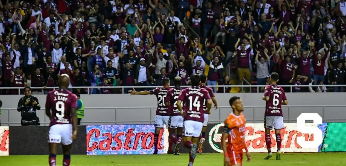 Saprissa inició con victoria su defensa del tricampeonato