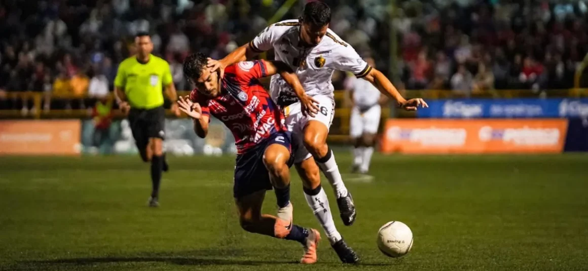 San Carlos se deja los tres puntos tras un juego de infarto ante Liberia San Carlos se deja los tres puntos tras un juego de infarto ante Liberia