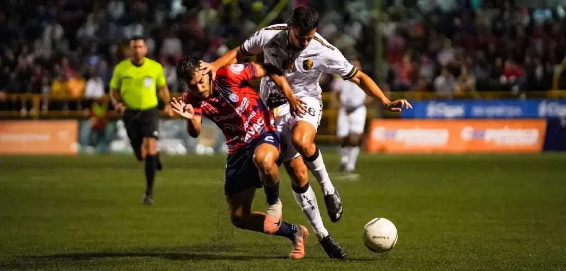 San Carlos se deja los tres puntos tras un juego de infarto ante Liberia