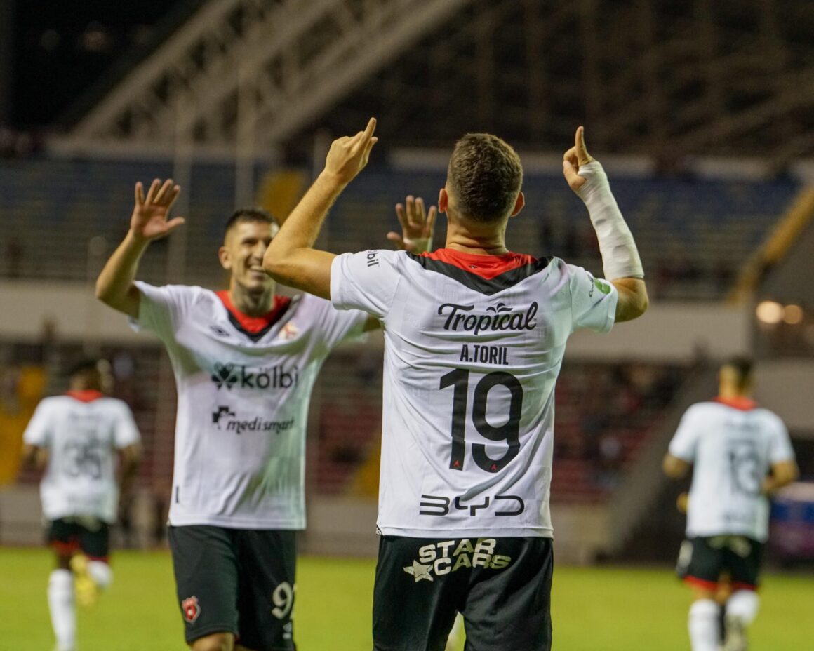 ALAJUELENSE SE QUEDA CON LA RECOPA