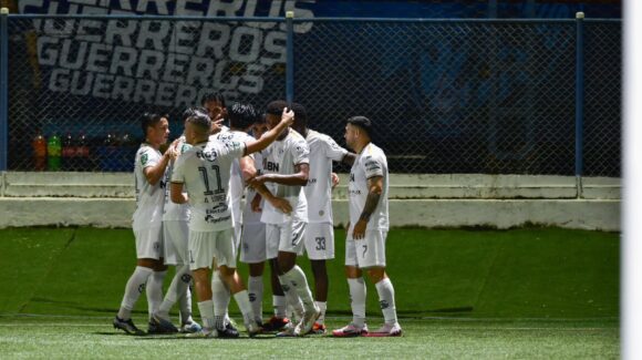 SPORTING SIGUE A PASO FIRME SPORTING SIGUE A PASO FIRME