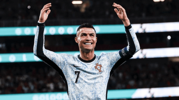CRISTIANO LLEGÓ A 900 GOLES