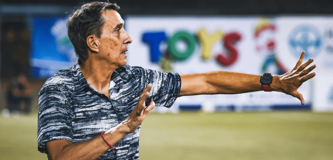 ALEXANDRE GUIMARAES RENOVÓ COM ALAJUELENSE