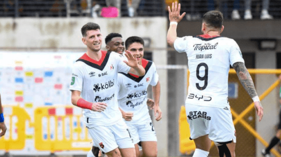 LA LIGA CADA VEZ MÁS FIRME EN EL LIDERATO LA LIGA CADA VEZ MÁS FIRME EN EL LIDERATO