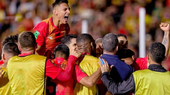 HEREDIANO GOLEÓ 3-0 A SAPRISSA