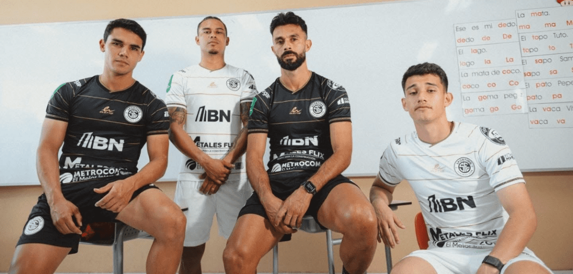 SPORTING CON NUEVO UNIFORME