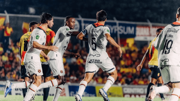 LA LIGA SE LLEVA EL CLÁSICO PROVINCIAL