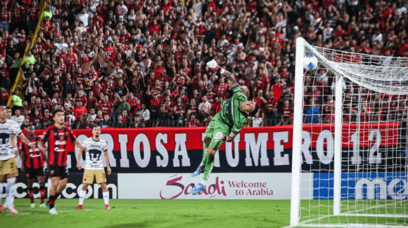LA LIGA NO PUDO CONTRA PUMAS