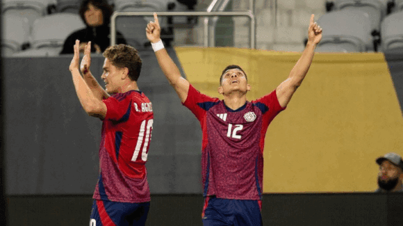 LA SELE DEBUTA CON VICTORIA EN COPA ORO