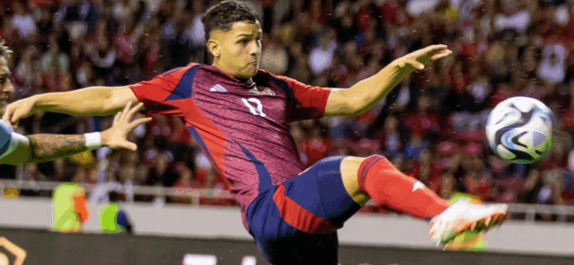 WARREN MADRIGAL SALIÓ LESIONADO CON COSTA RICA