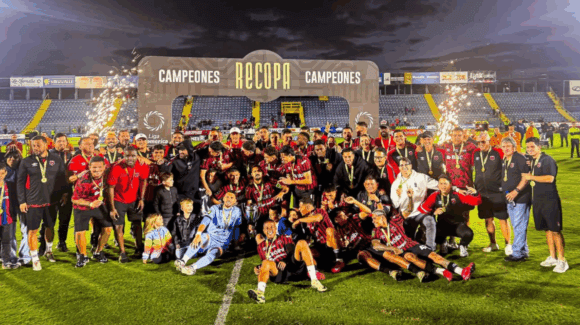 LA LIGA ES BICAMPEON DE LA RECOPA