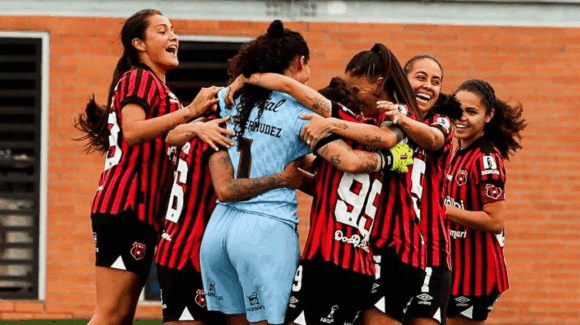 LAS LEONAS CONQUISTARON LA UNCAF 2025 LAS LEONAS CONQUISTARON LA UNCAF 2025