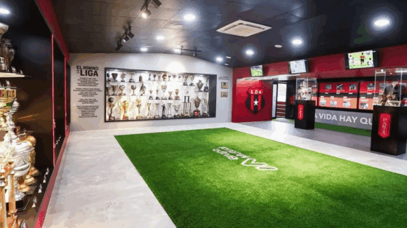 ALAJUELENSE INAUGURÓ EL SALÓN PARÍS ALAJUELENSE INAUGURÓ EL SALÓN PARÍS