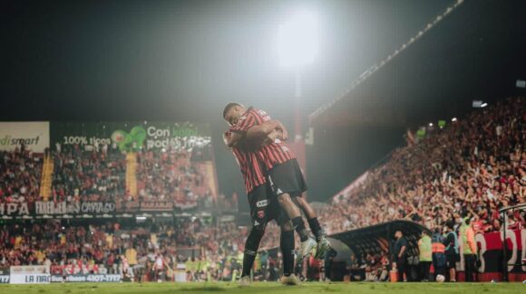 ALAJUELENSE SE DEJA EL CLÁSICO EN EL MORERA SOTO ALAJUELENSE SE DEJA EL CLÁSICO EN EL MORERA SOTO
